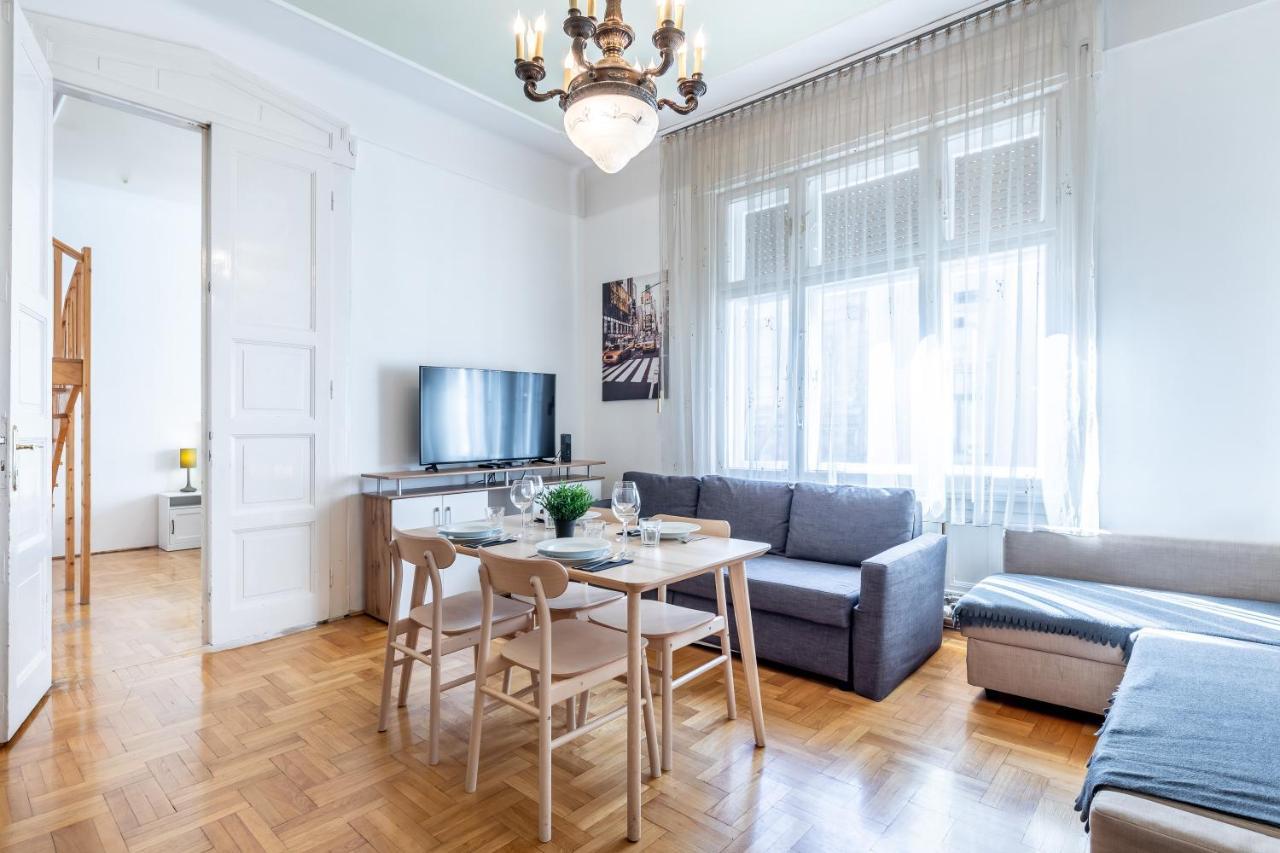 Huge Apartment In The City Center Budapeste Exterior foto