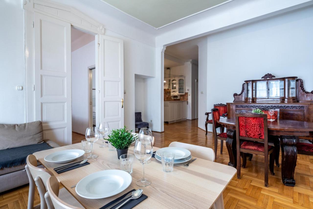 Huge Apartment In The City Center Budapeste Exterior foto