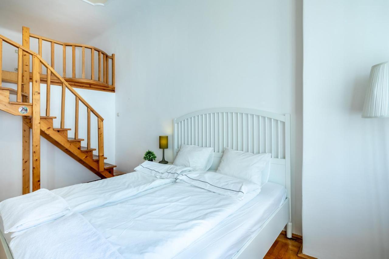 Huge Apartment In The City Center Budapeste Exterior foto