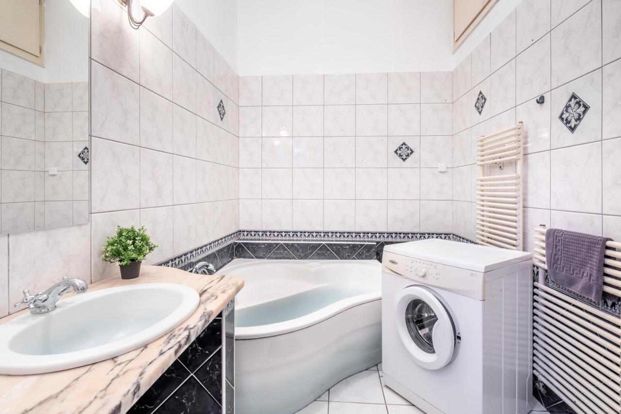 Huge Apartment In The City Center Budapeste Exterior foto