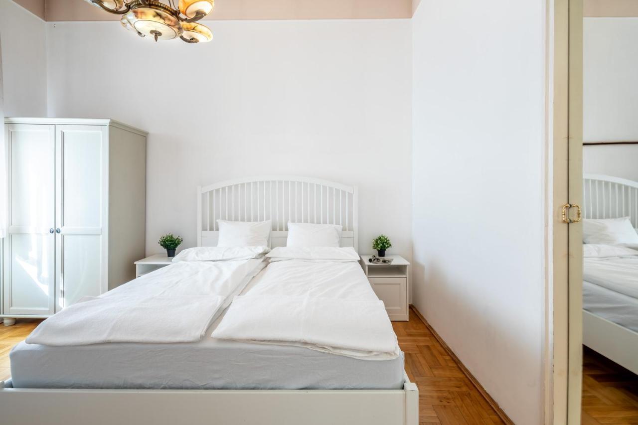 Huge Apartment In The City Center Budapeste Exterior foto